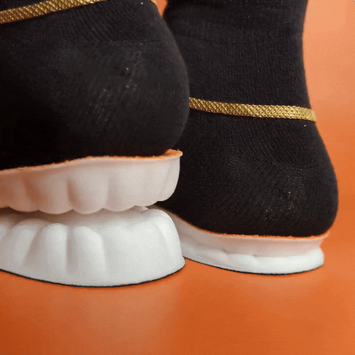 A person shifting weight side to side, showing the Cloud Layer visibly compressing and rebounding under each foot